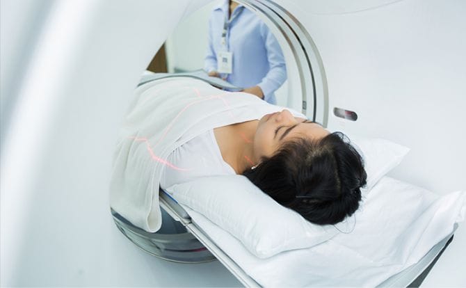 MRI（磁気共鳴画像撮影装置）